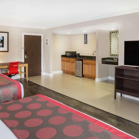 Hotel Ramada By Wyndham Miami Springs/Miami International Airport Esterno foto