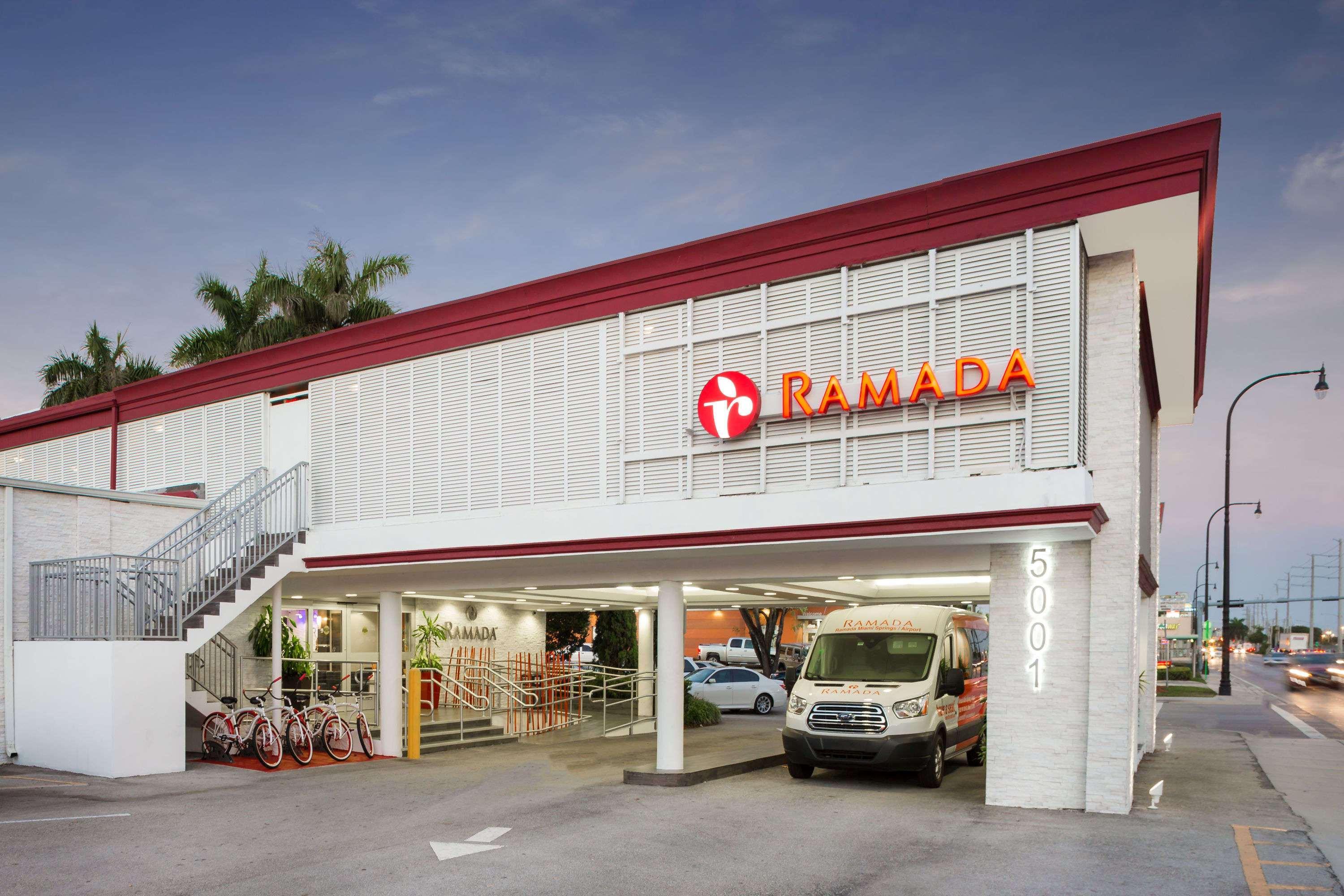 Hotel Ramada By Wyndham Miami Springs/Miami International Airport Esterno foto